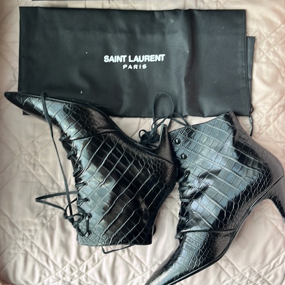 Black kitten heel Saint Laurent booty - Picture 5 of 5